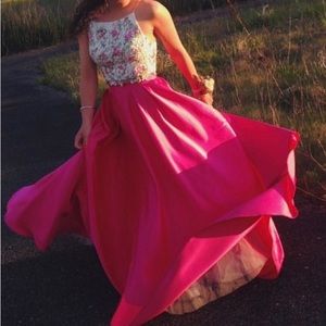 Sean Collection• White and pink spring prom dress
